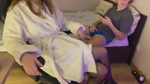 Snapshot of sabrinaanddaniel chatting on October 9, 2025, 9:35 pm SabrinaDaniel online show from October 9, 2025, 9:35 pm