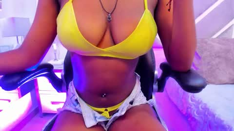 Snapshot of sabrinabrownn chatting on October 17, 2025, 7:00 am SabrinnaBrownn online show from October 17, 2025, 7:00 am