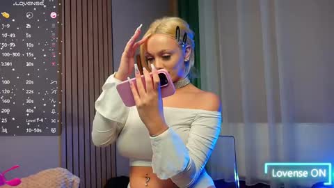 SabrinaJade online show from March 5, 2025, 10:55 am