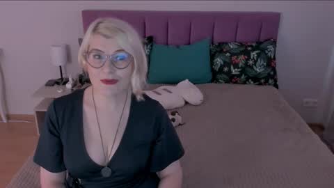 Sabrina MacMarren online show from February 10, 2025, 7:36 am