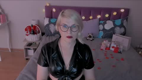 Sabrina MacMarren online show from February 14, 2025, 6:40 pm