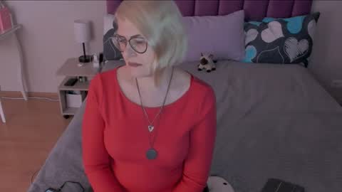 Sabrina MacMarren online show from February 16, 2025, 4:21 pm