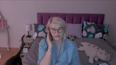 Sabrina MacMarren online show from February 21, 2025, 6:48 pm