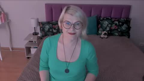 Sabrina MacMarren online show from February 28, 2025, 3:59 pm