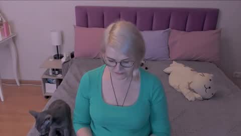 Sabrina MacMarren online show from March 10, 2025, 5:50 pm