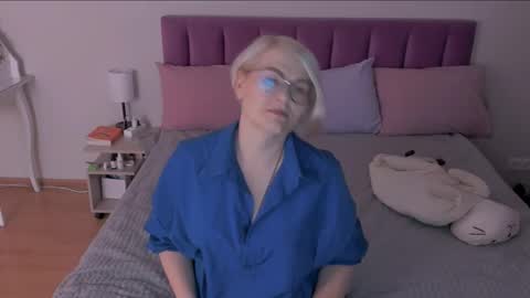 Sabrina MacMarren online show from March 11, 2025, 7:58 pm