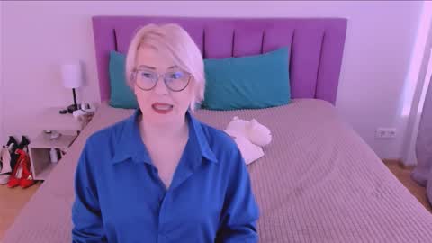 Sabrina MacMarren online show from September 12, 2025, 9:31 am