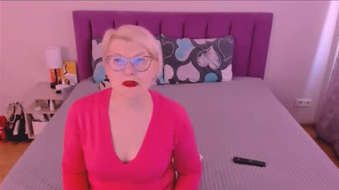 Sabrina MacMarren online show from October 8, 2025, 11:52 am