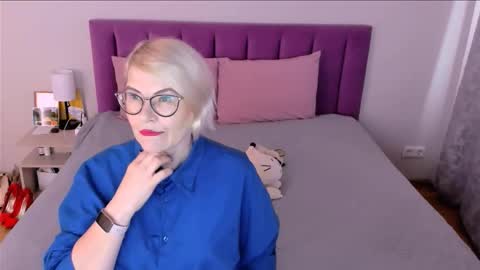 Sabrina MacMarren online show from November 21, 2025, 9:41 am