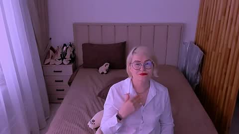 Snapshot of sabrinamacmarren chatting on June 1, 2026, 3:58 pm Sabrina MacMarren online show from June 1, 2026, 3:58 pm