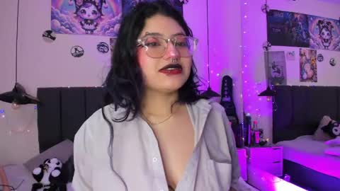 Sabrina  online show from April 16, 2026, 11:22 am