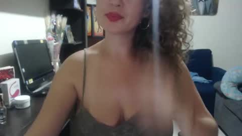 sacrletardiente online show from March 11, 2025, 11:37 pm