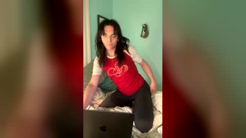 Snapshot of sadie_stars chatting on December 17, 2025, 1:33 am Sadie online show from December 17, 2025, 1:33 am