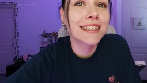 Sadie Renee  online show from November 18, 2025, 12:05 am