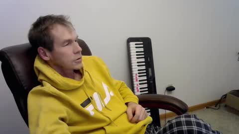 Snapshot of sae1900 chatting on November 30, 2025, 8:35 pm sae1900 online show from November 30, 2025, 8:35 pm