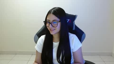 Sahaliefox  online show from January 9, 2026, 8:10 pm