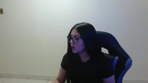 Sahaliefox  online show from March 26, 2026, 4:01 pm