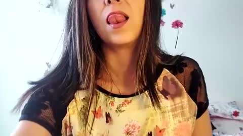 Snapshot of sahana_ashika chatting on March 5, 2025, 3:07 pm Sahana Ashika online show from March 5, 2025, 3:07 pm