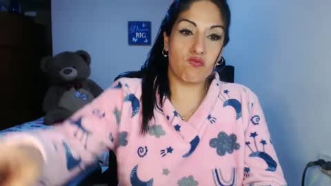 Karina online show from October 5, 2025, 1:26 am