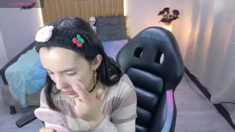 Snapshot of sailor_moon07 chatting on October 14, 2025, 12:50 pm sailor online show from October 14, 2025, 12:50 pm