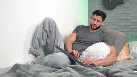 saimon  online show from January 2, 2025, 1:49 am