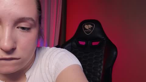 saint__vicious online show from October 16, 2025, 8:43 pm