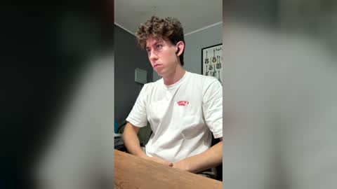 saint_nott online show from April 5, 2026, 5:37 am