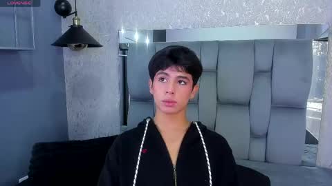 Santi online show from May 29, 2026, 1:42 pm