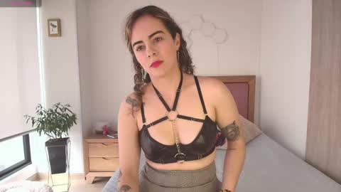 sairy_ online show from September 30, 2025, 6:02 pm