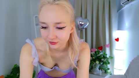 Snapshot of sakura_bb_ chatting on February 12, 2026, 7:14 am Audrey online show from February 12, 2026, 7:14 am