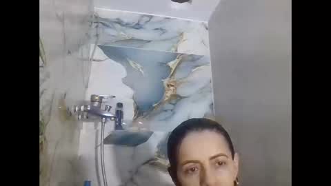 julia online show from April 8, 2026, 11:21 am