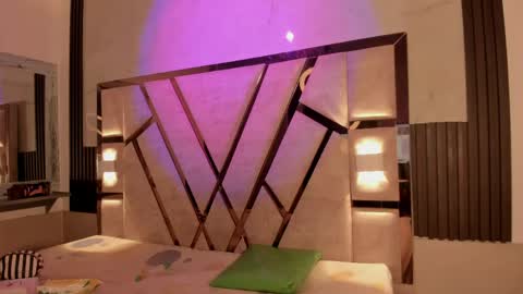 salem_rosee online show from June 7, 2026, 1:43 am