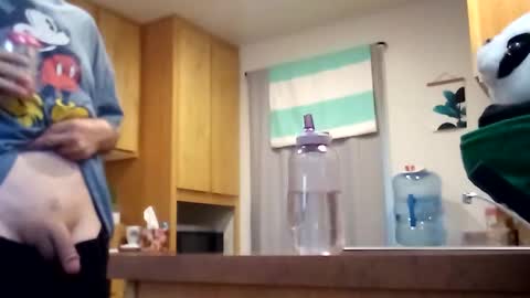 salis1981 online show from September 17, 2025, 6:31 pm