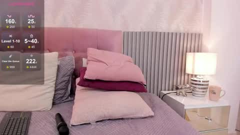 Silvia online show from February 24, 2025, 3:42 pm