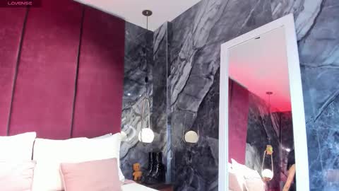 S A L O M E   online show from February 10, 2026, 12:09 pm