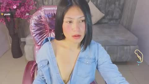 Salome  online show from November 21, 2025, 1:21 pm