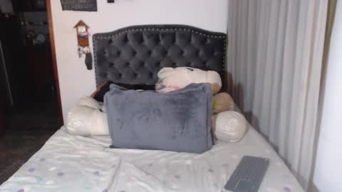 yenny online show from March 21, 2026, 3:44 am