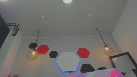 martina online show from November 5, 2025, 3:39 am