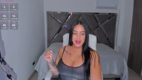 Salomme Cruz online show from November 30, 2025, 10:25 pm