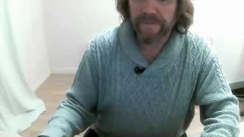 Snapshot of saltimbanquier chatting on December 10, 2024, 1:44 pm Saltimbanquier  Salt  ou  Banquier  online show from December 10, 2024, 1:44 pm