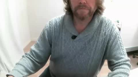 Snapshot of saltimbanquier chatting on December 17, 2024, 7:26 pm Saltimbanquier  Salt  ou  Banquier  online show from December 17, 2024, 7:26 pm