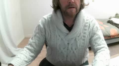 Snapshot of saltimbanquier chatting on February 3, 2025, 12:47 pm Saltimbanquier  Salt  ou  Banquier  online show from February 3, 2025, 12:47 pm