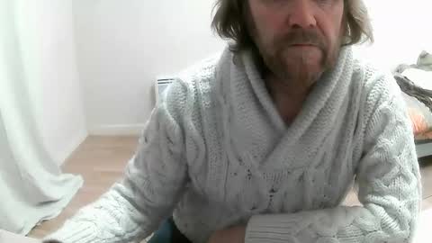 Snapshot of saltimbanquier chatting on February 6, 2025, 7:45 am Saltimbanquier  Salt  ou  Banquier  online show from February 6, 2025, 7:45 am