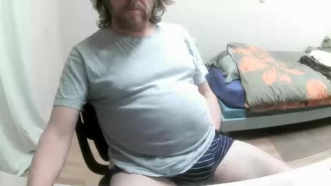 Snapshot of saltimbanquier chatting on February 7, 2025, 2:37 pm Saltimbanquier  Salt  ou  Banquier  online show from February 7, 2025, 2:37 pm