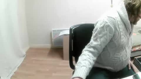 Snapshot of saltimbanquier chatting on February 10, 2025, 7:36 am Saltimbanquier  Salt  ou  Banquier  online show from February 10, 2025, 7:36 am