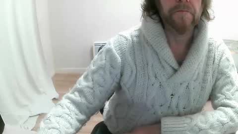 Snapshot of saltimbanquier chatting on February 11, 2025, 7:12 am Saltimbanquier  Salt  ou  Banquier  online show from February 11, 2025, 7:12 am