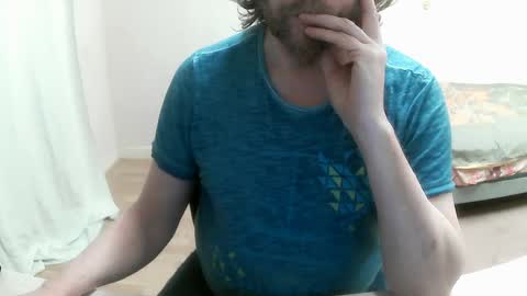 Snapshot of saltimbanquier chatting on February 14, 2025, 3:58 pm Saltimbanquier  Salt  ou  Banquier  online show from February 14, 2025, 3:58 pm