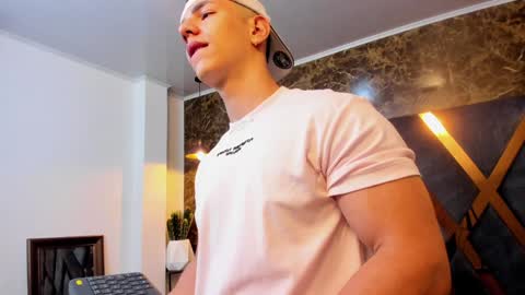 SALVATORE online show from January 27, 2025, 11:11 am