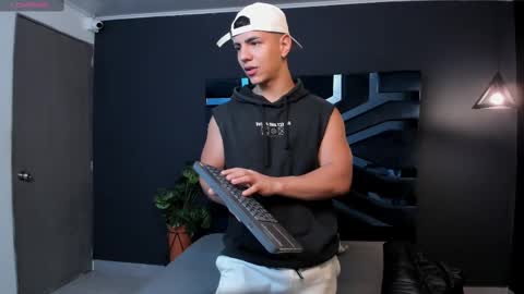 SALVATORE online show from March 10, 2025, 11:10 am