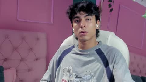 Snapshot of salvatore_monterey chatting on December 5, 2024, 9:39 pm salvatore online show from December 5, 2024, 9:39 pm